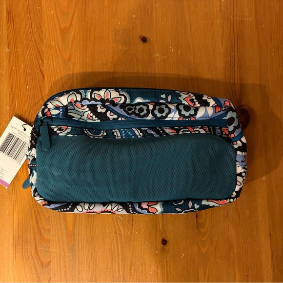 Vera Bradley Handbags - Vera Bradley Teal Floral Lighten Up Deluxe Organizer NWT
